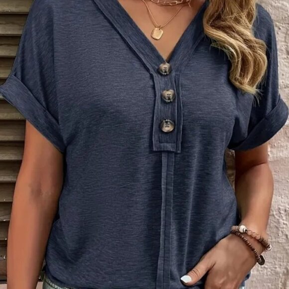 NWT Vneck Tshirt - Picture 1 of 2